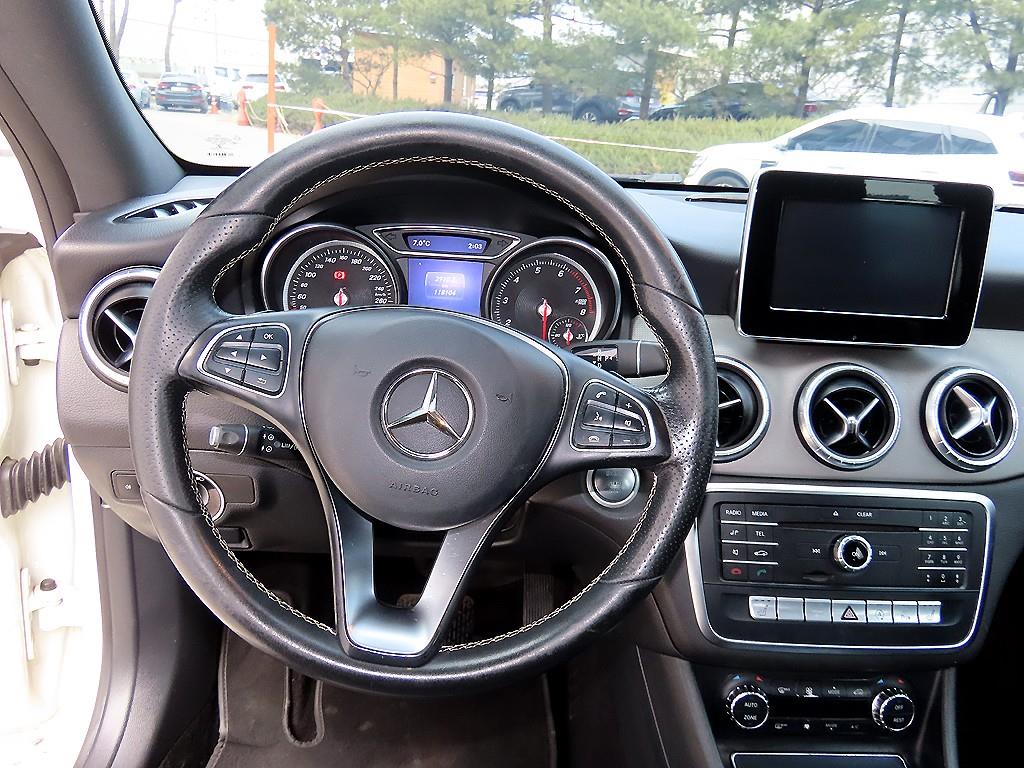 Mercedes Benz CLA Class - Vista 8