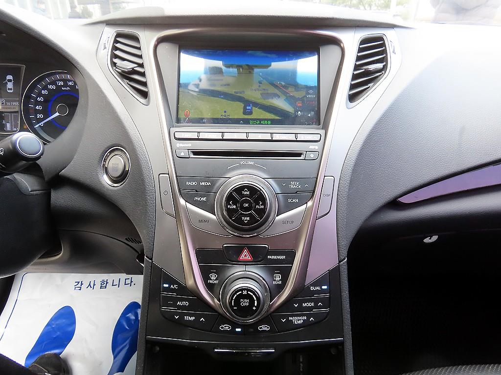 HYUNDAI Grandeur - Vista 12