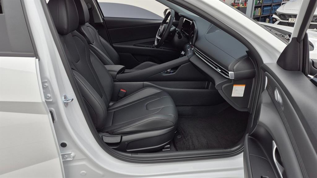 HYUNDAI Avante - Vista 8