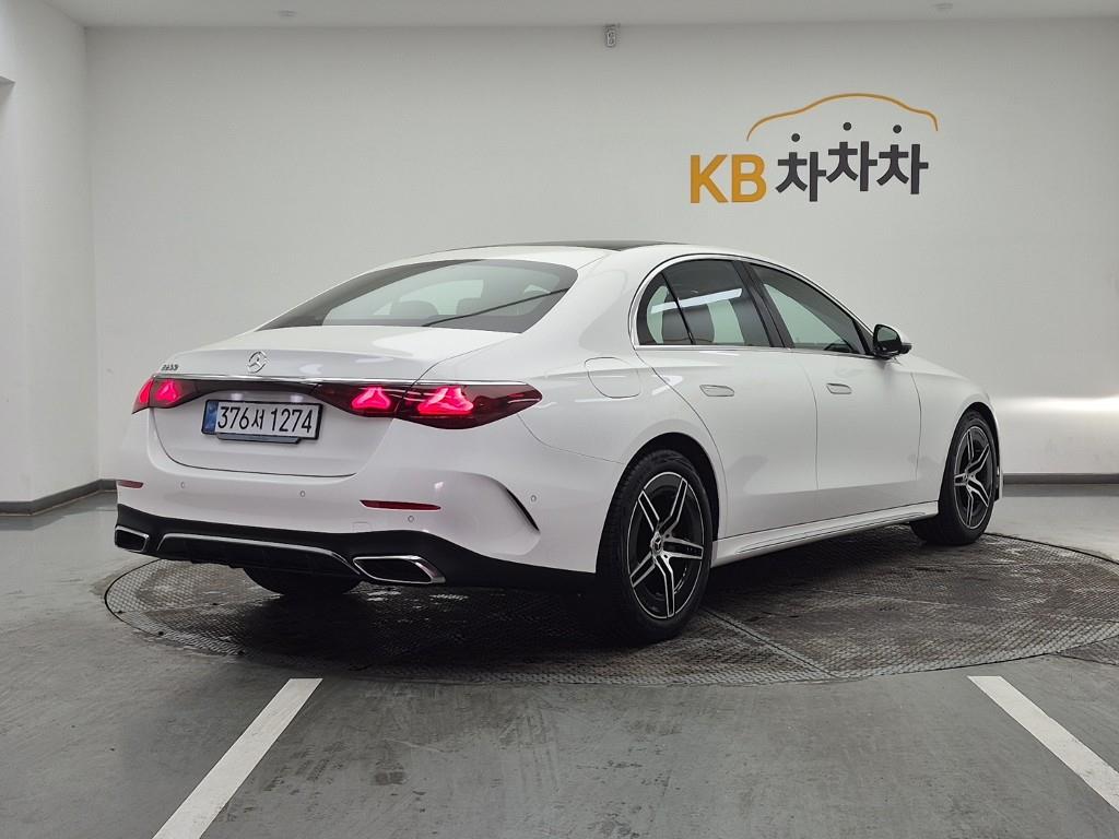 Mercedes Benz E class - Vista 4