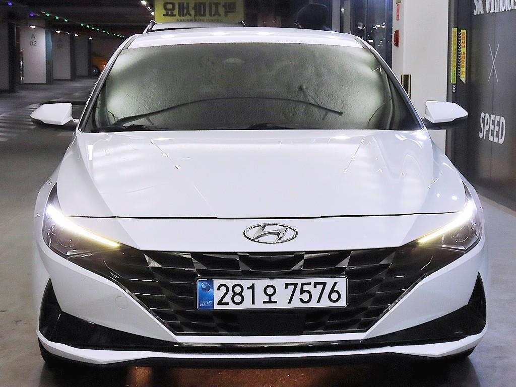HYUNDAI Avante - Vista 2
