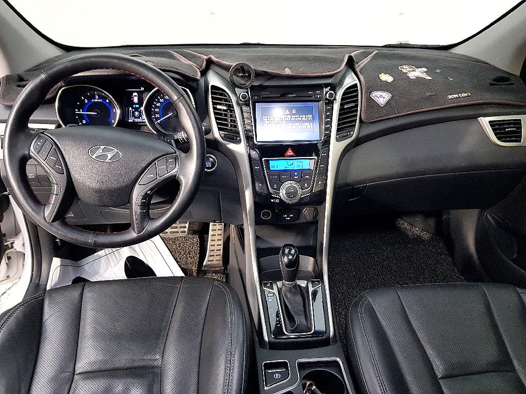 HYUNDAI i30 - Vista 5