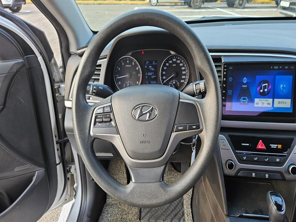 HYUNDAI Avante 2016 Plateado - Importación desde Corea - HF Imports Iquique - Foto 16