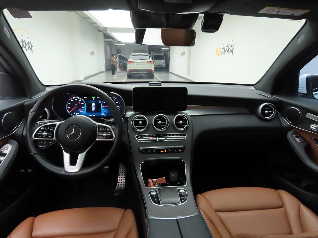 Mercedes Benz GLC Class - Vista 6