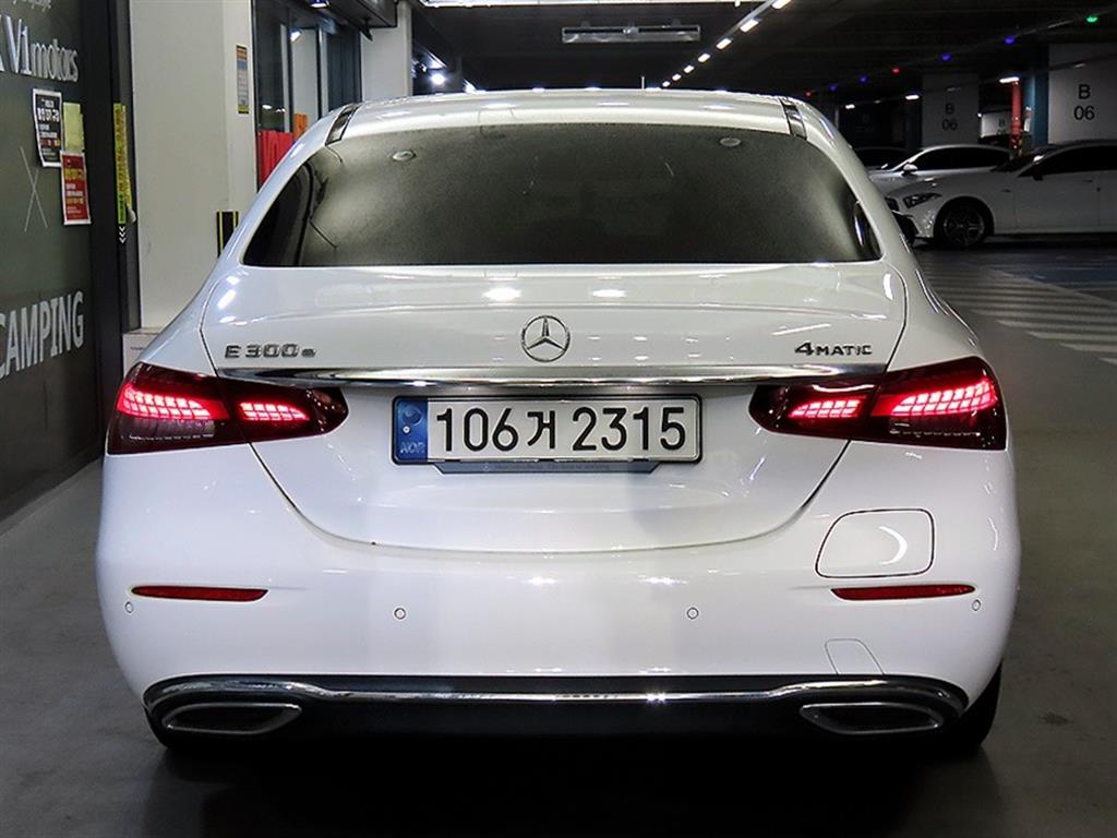 Mercedes Benz E class - Vista 5