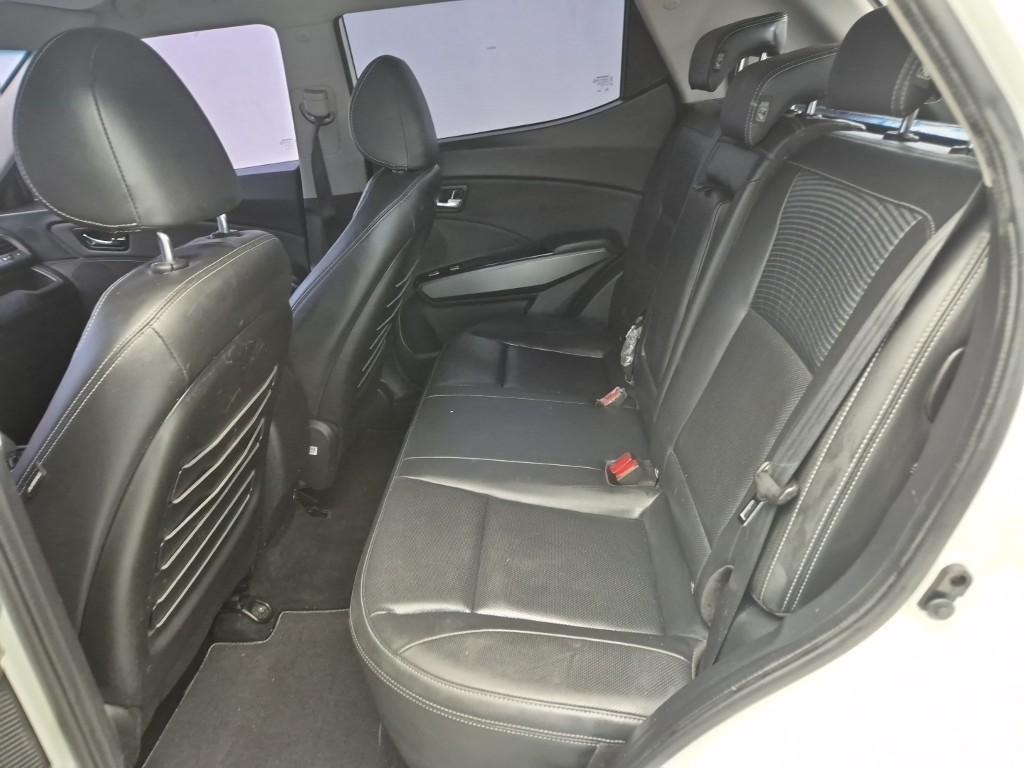 Ssangyong Tivoli - Vista 12