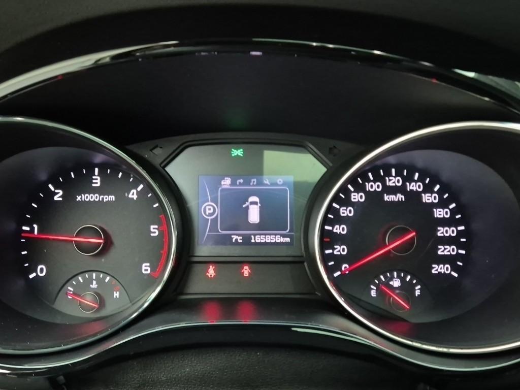 KIA Carnival - Vista 6