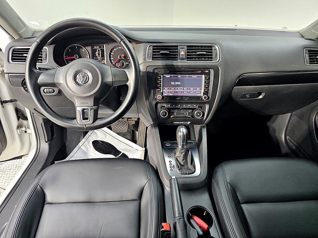 Volkswagen Jetta - Vista 5