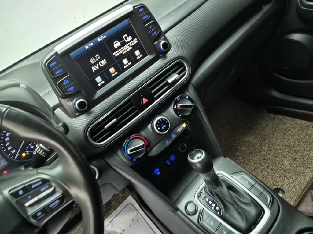 HYUNDAI Kona - Vista 10