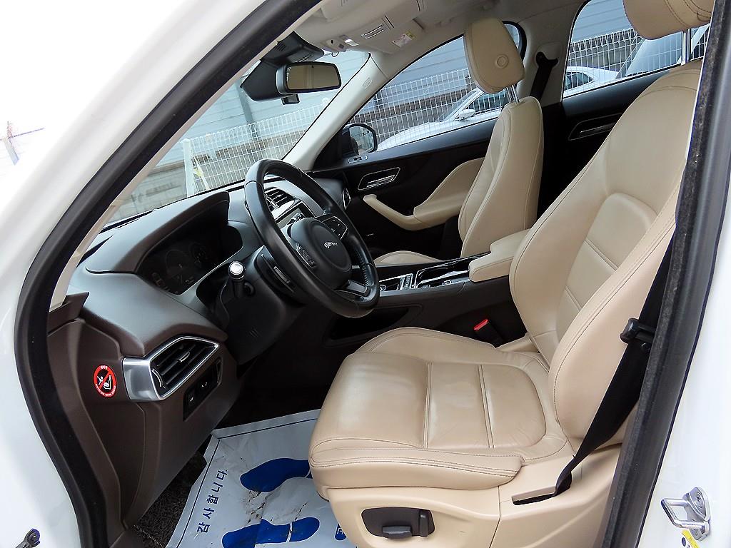 Jaguar F-PACE - Vista 5