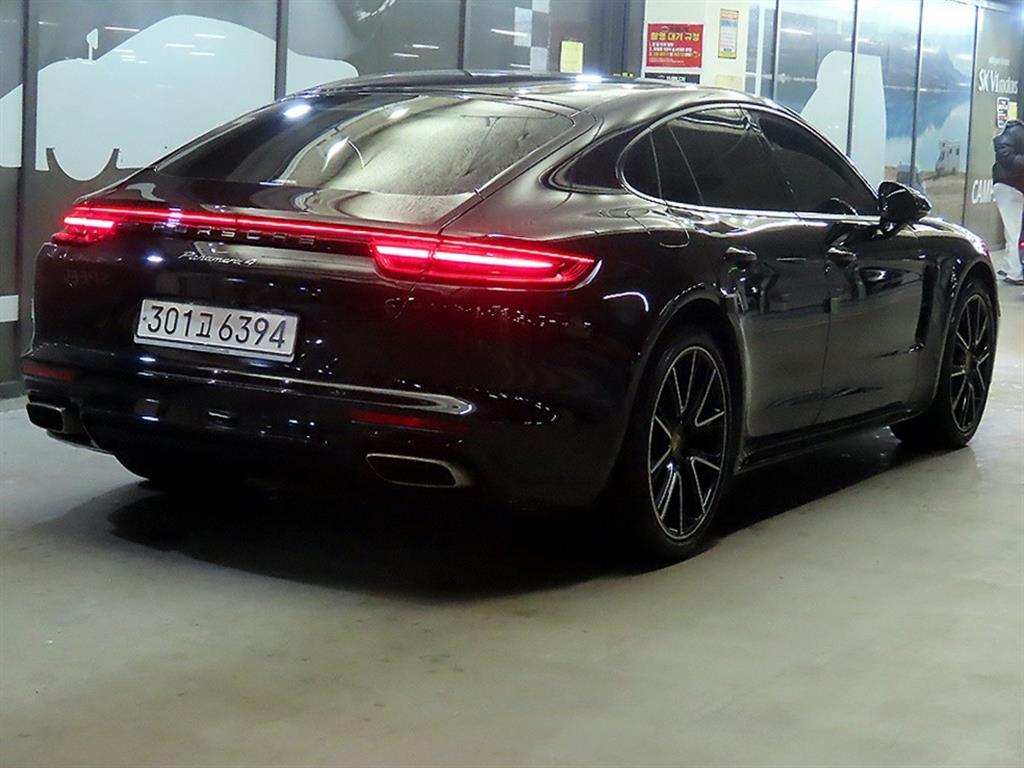 Porsche Panamera - Vista 4