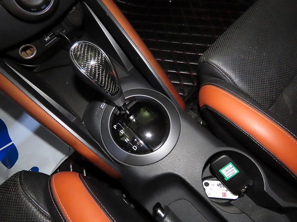 HYUNDAI Veloster - Vista 12