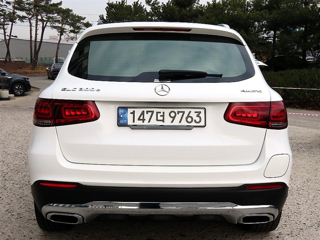Mercedes Benz GLC Class - Vista 4