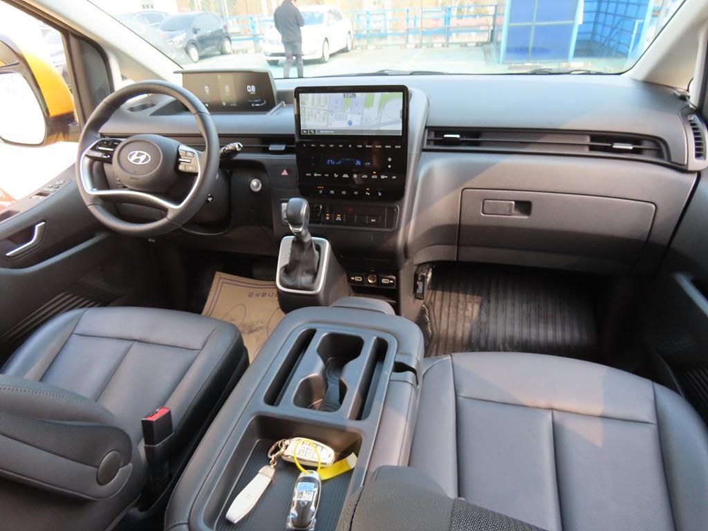 HYUNDAI Staria - Vista 5