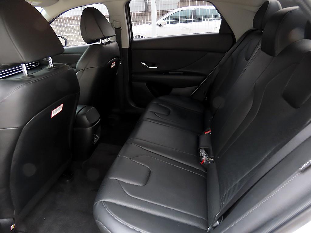 HYUNDAI Avante - Vista 6