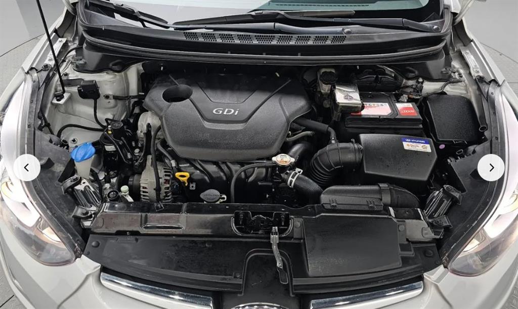 HYUNDAI Avante - Vista 6