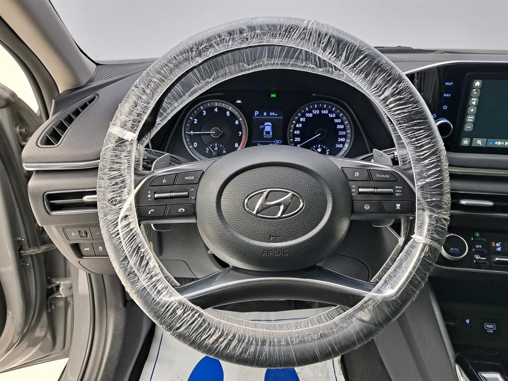 HYUNDAI Sonata - Vista 12