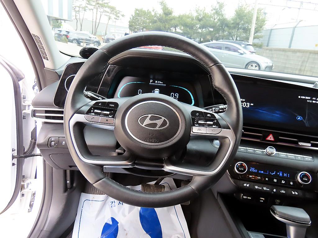 HYUNDAI Avante - Vista 8