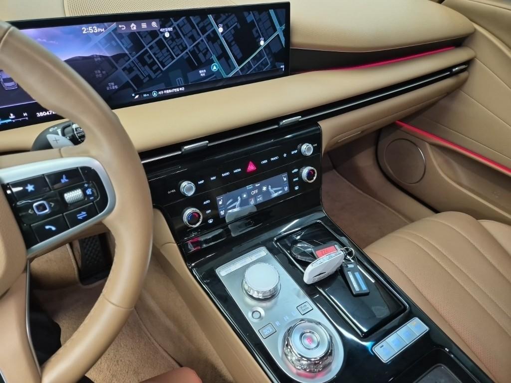 Genesis G80 - Vista 10