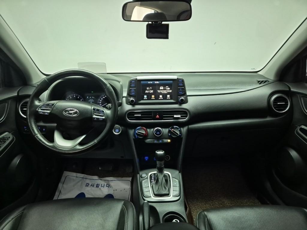 HYUNDAI Kona - Vista 7