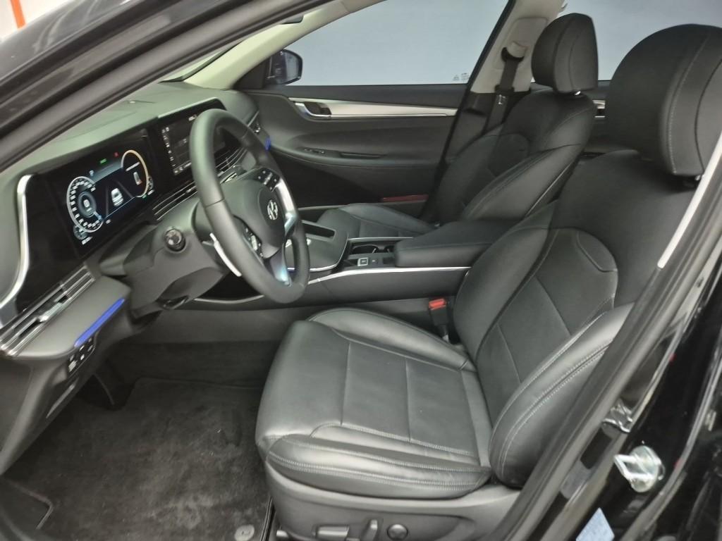 HYUNDAI Grandeur - Vista 11