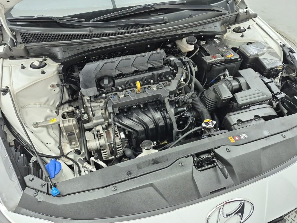 HYUNDAI Avante - Vista 6