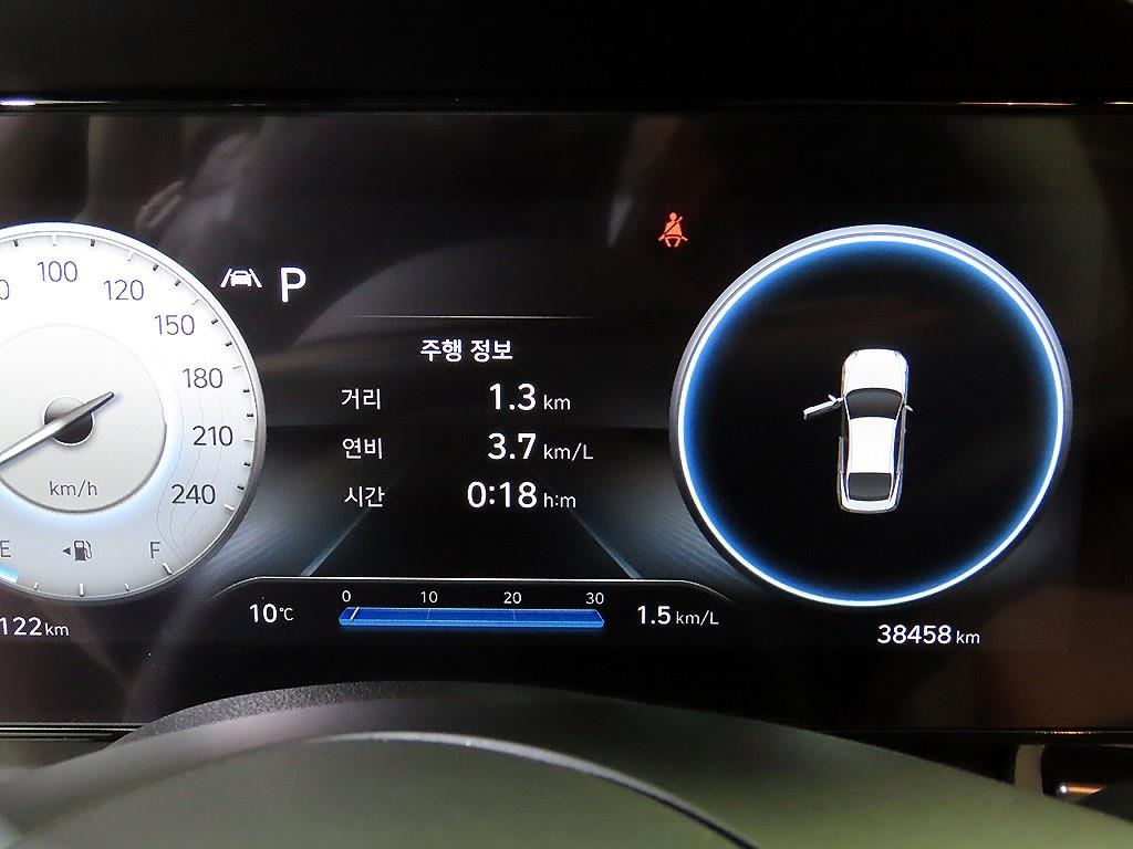 HYUNDAI Avante - Vista 9