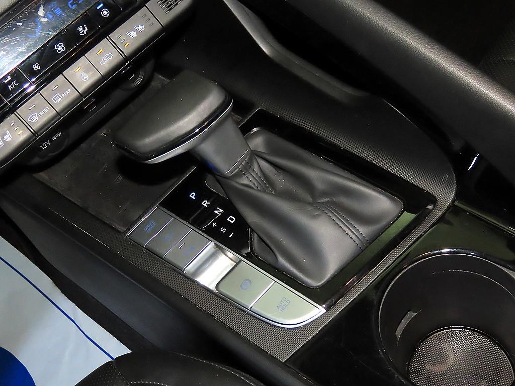 HYUNDAI Avante - Vista 12