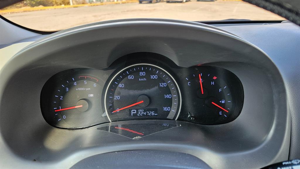 KIA Carnival - Vista 8