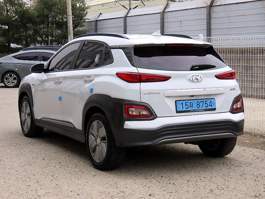 HYUNDAI Kona - Vista 3