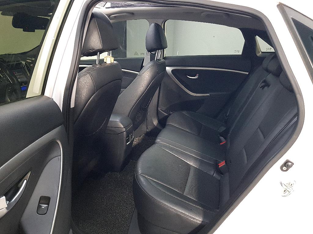 HYUNDAI i30 - Vista 9