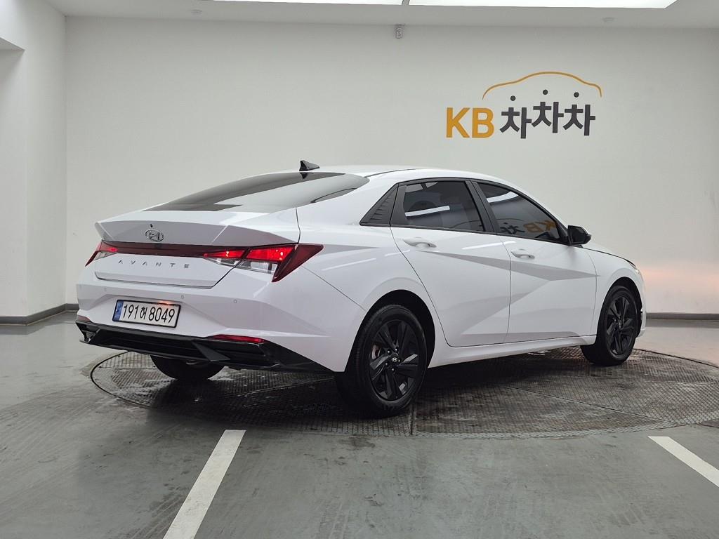 HYUNDAI Avante - Vista 4