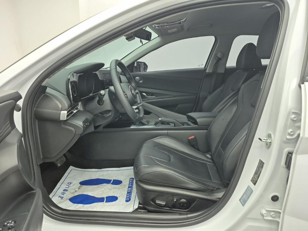 HYUNDAI Avante - Vista 11