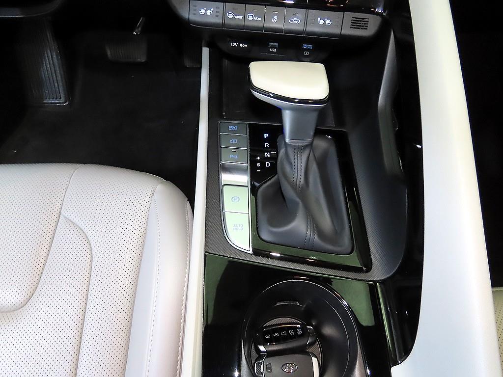 HYUNDAI Avante - Vista 12