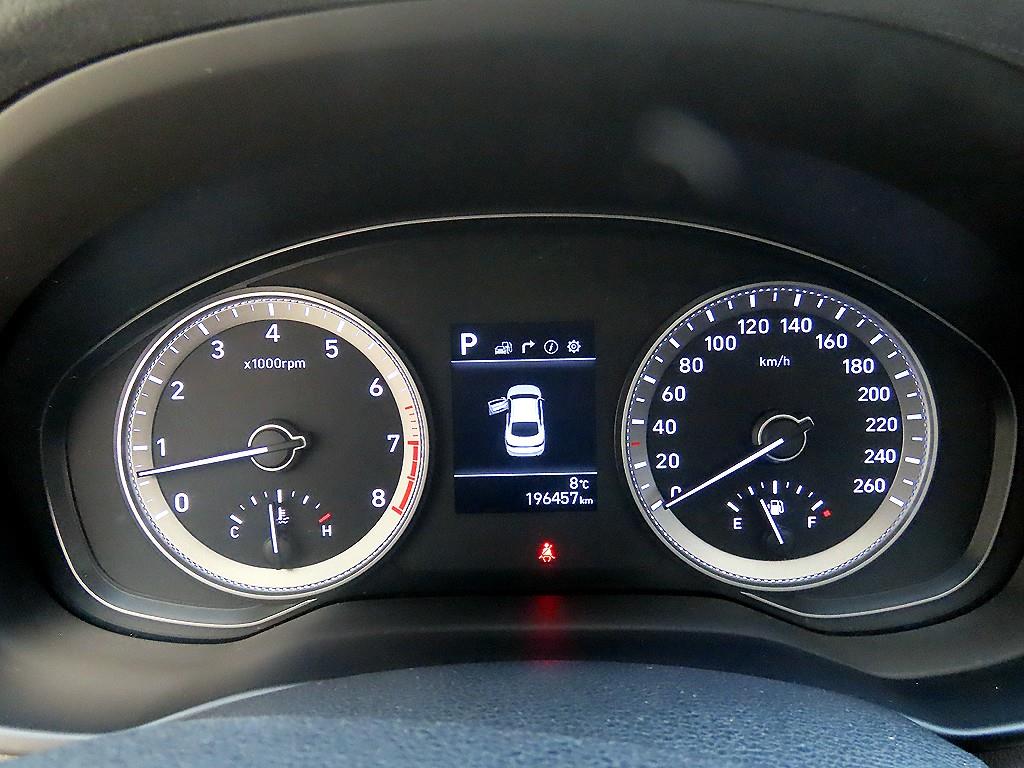 HYUNDAI Grandeur - Vista 9