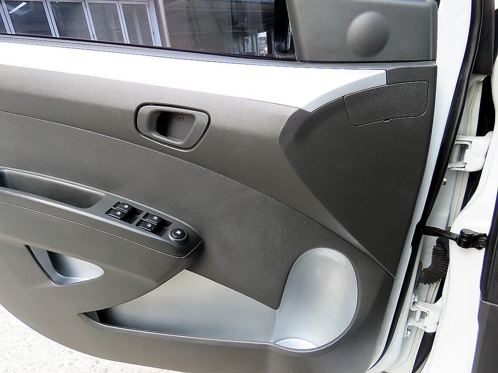 Chevrolet Spark - Vista 11