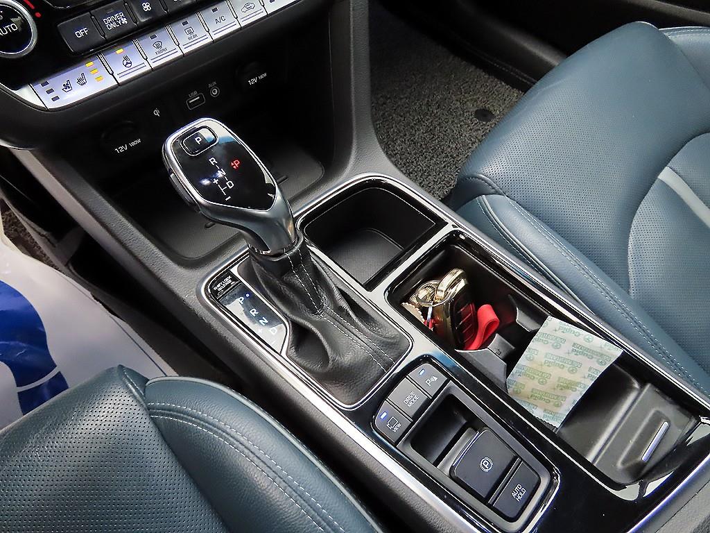 HYUNDAI Sonata - Vista 10