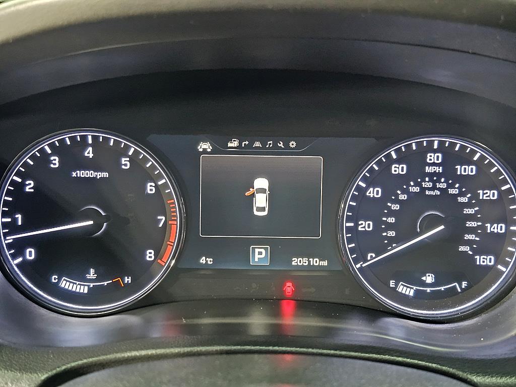 HYUNDAI Genesis - Vista 7