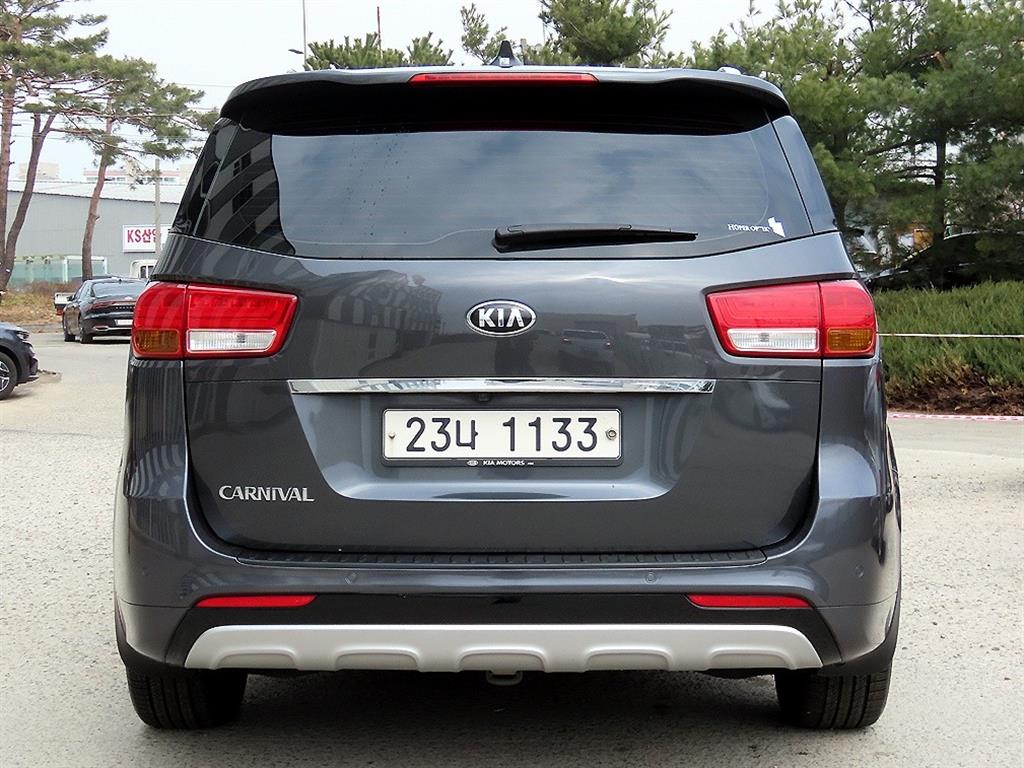 KIA Carnival - Vista 4