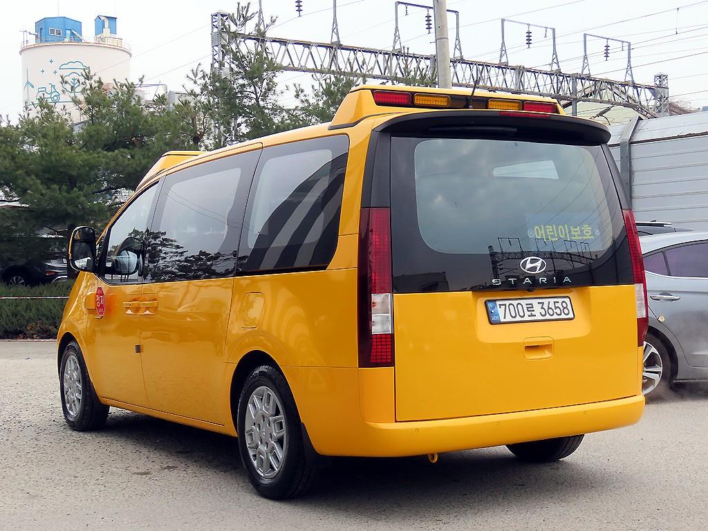HYUNDAI Staria - Vista 3