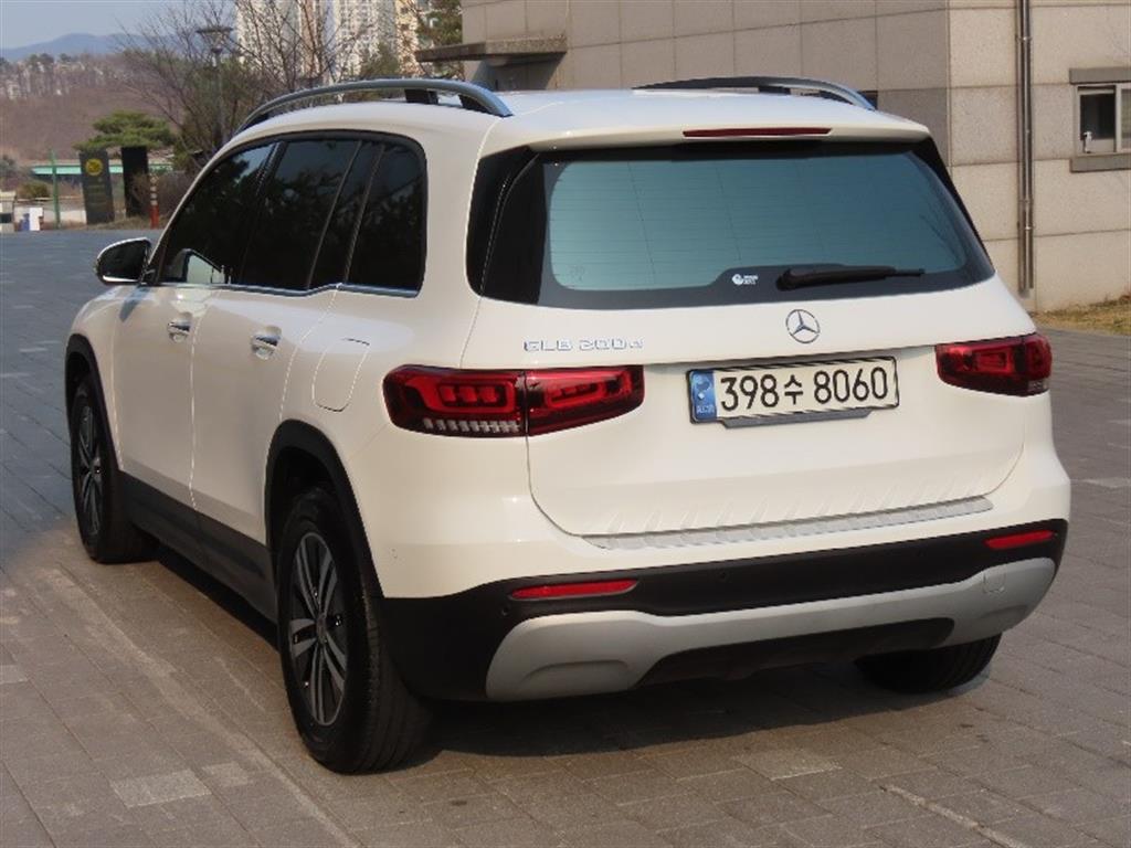 Mercedes Benz GLB Class - Vista 7