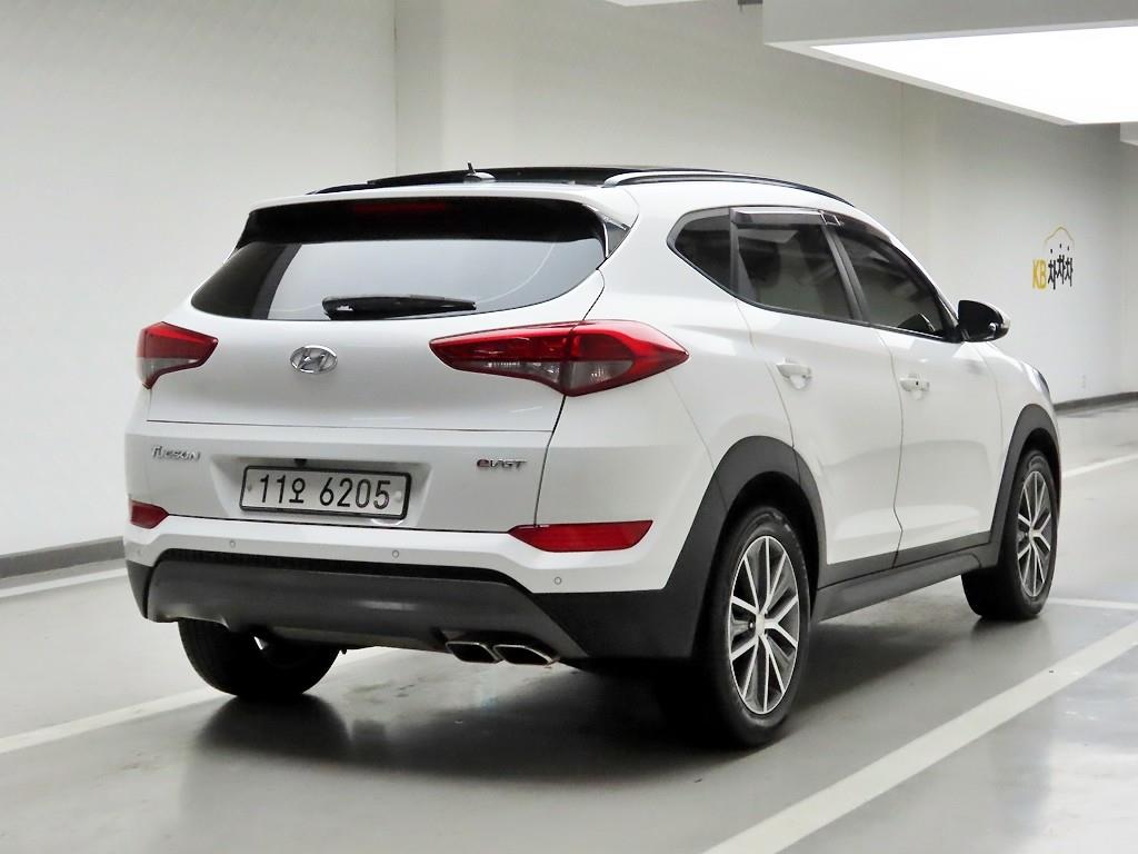 HYUNDAI Tucson - Vista 4