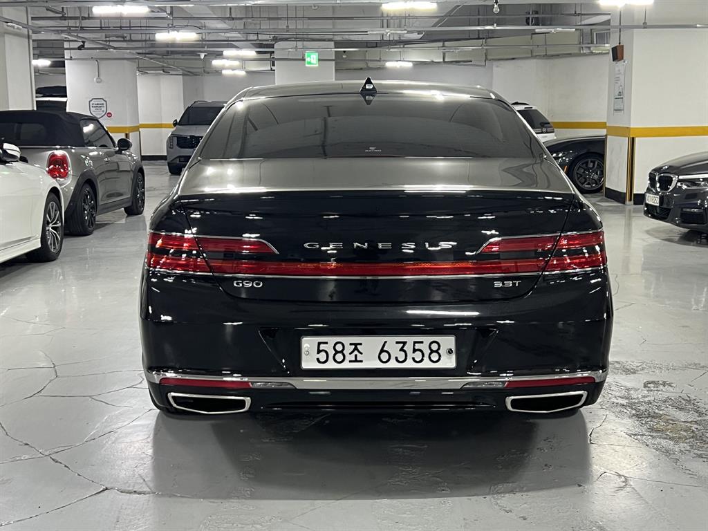 Genesis G90 - Vista 5