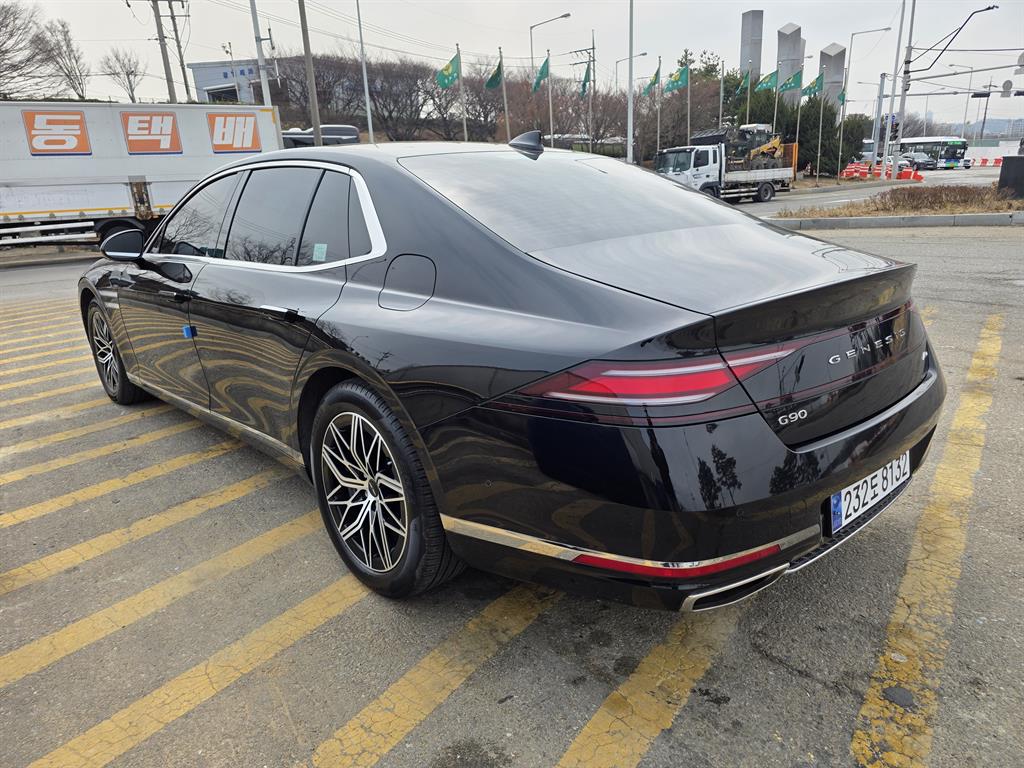 Genesis G90 - Vista 6