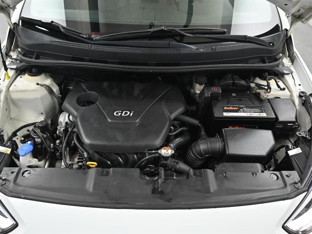 HYUNDAI Accent - Vista 7