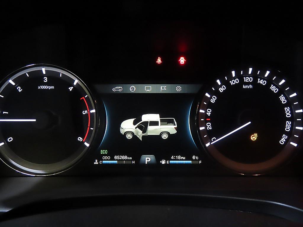 Ssangyong Rexton - Vista 9