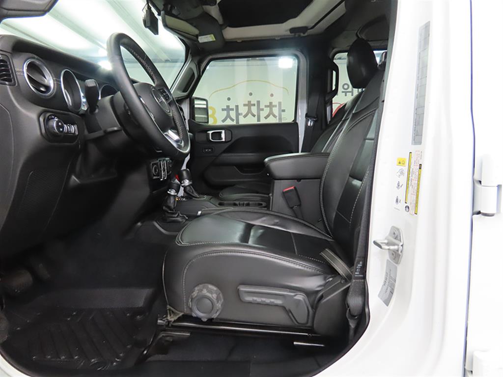 Jeep Wrangler - Vista 5