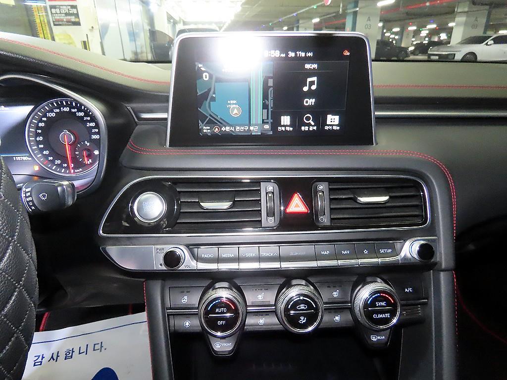 Genesis G70 - Vista 11