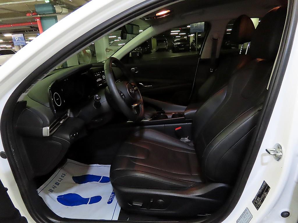 HYUNDAI Avante - Vista 6