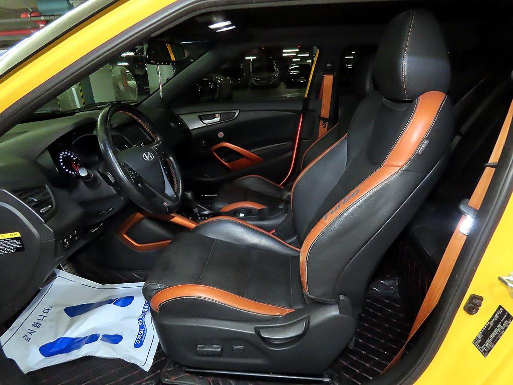 HYUNDAI Veloster - Vista 6